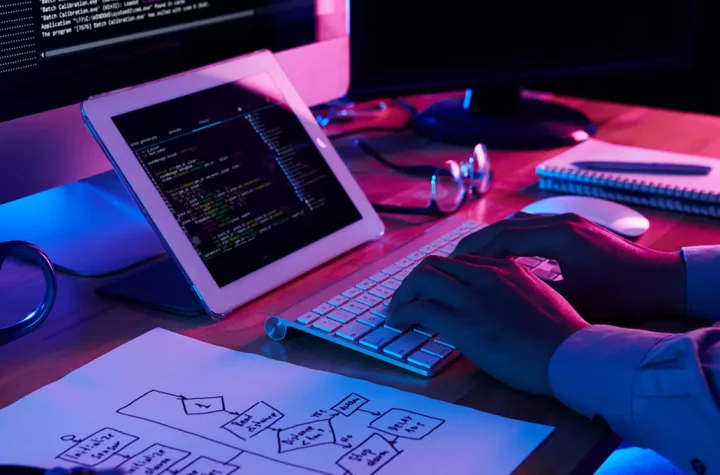 پردرآمدترین شغل‌های ایران در سال ۲۰۲۶ — برنامه‌نویسی، دیجیتال مارکتینگ، سئو و تجارت الکترونیک — بازار کار و فرصت‌های استخدام