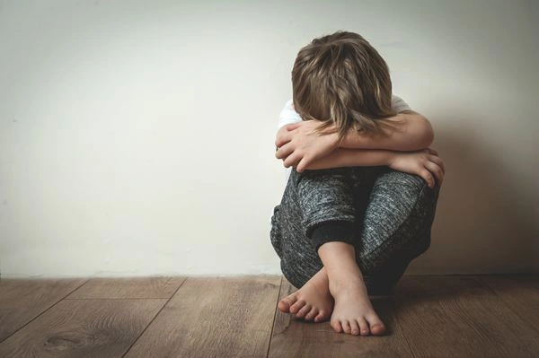 ۱۰ روش ساده و مؤثر برای کاهش استرس کودکان در شرایط جنگ و بحران