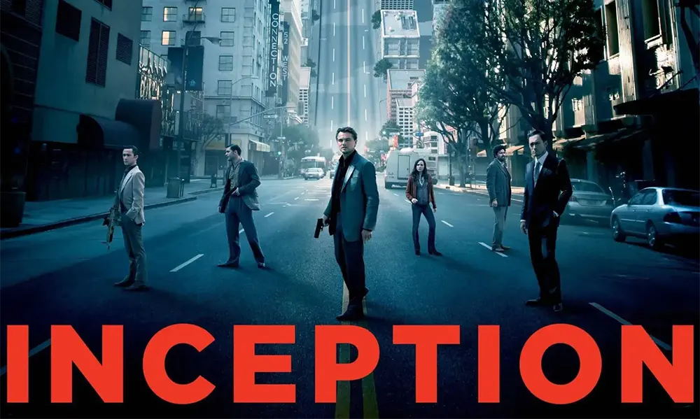 توتم فرفره در فیلم Inception در حال چرخش روی میز، نماد معمای پایان فیلم